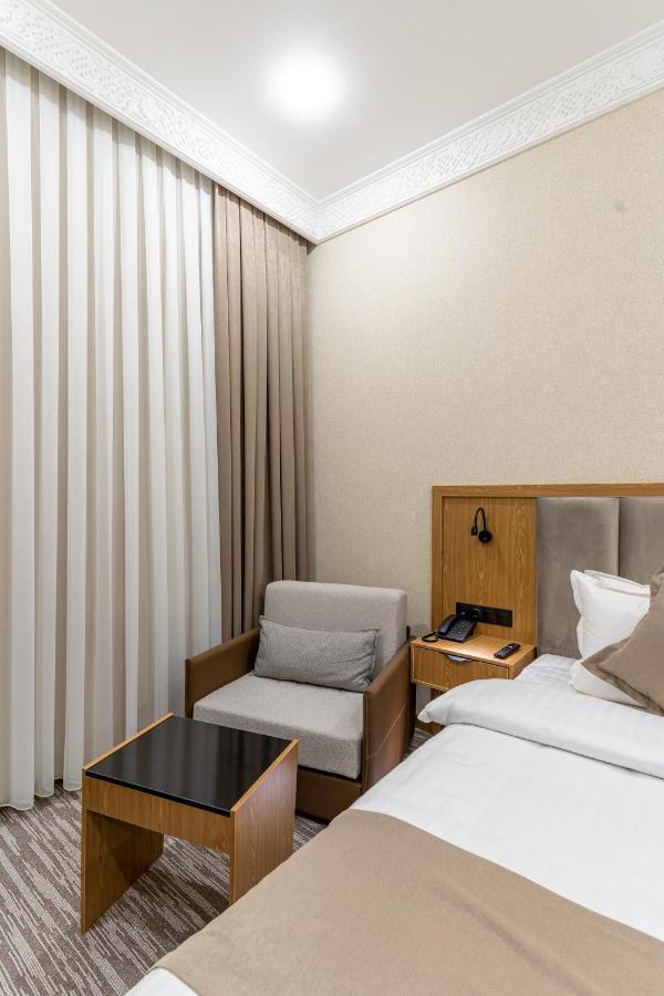 Mirzo Hotel Tashkent Exterior photo